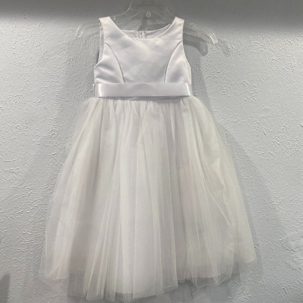 Cinderella Couture, NWOT, girl's size 6, white,  flower girl dress with belt.